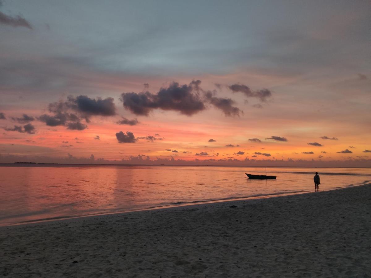 Ukulhas Villa Beach Hotel ภายนอก รูปภาพ