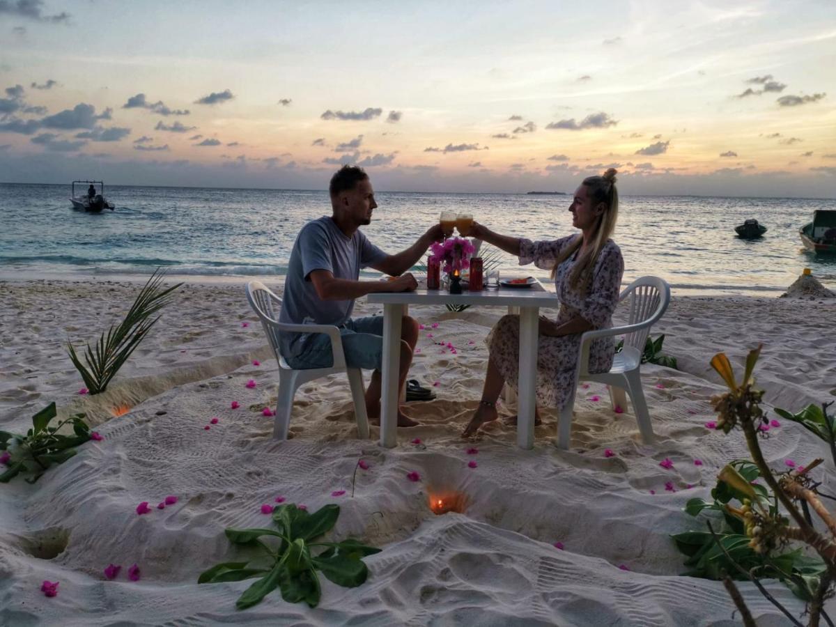 Ukulhas Villa Beach Hotel ภายนอก รูปภาพ