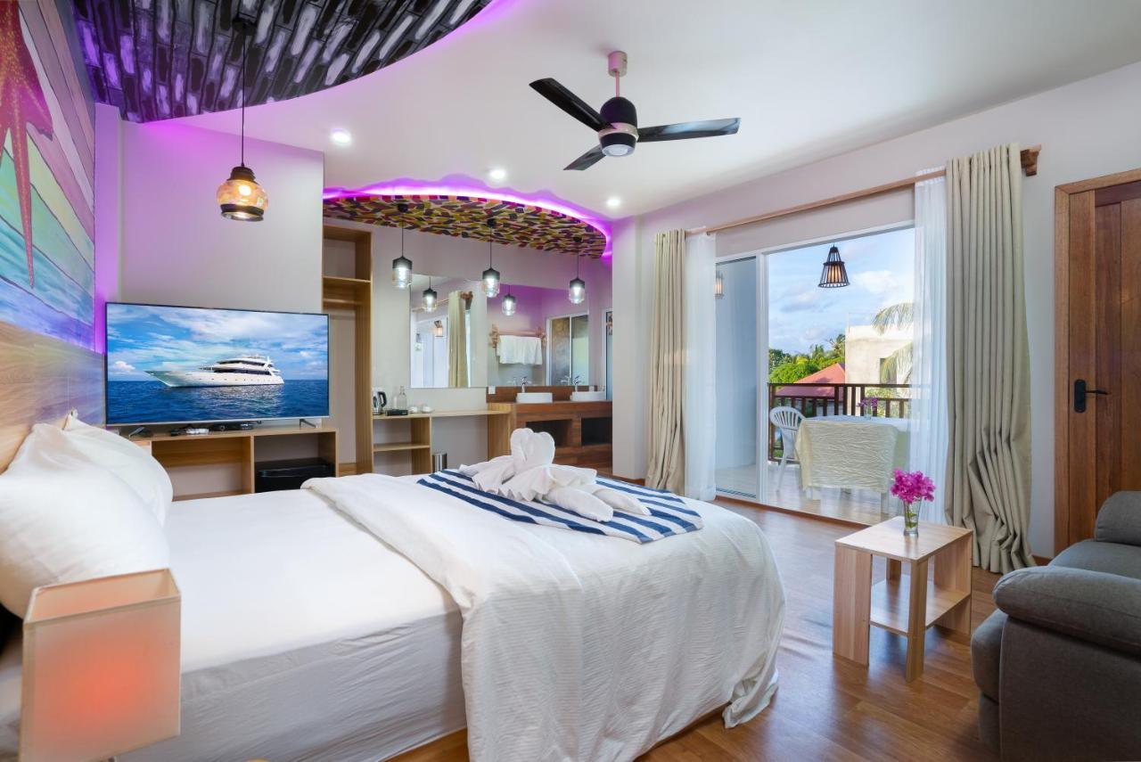 Ukulhas Villa Beach Hotel ภายนอก รูปภาพ