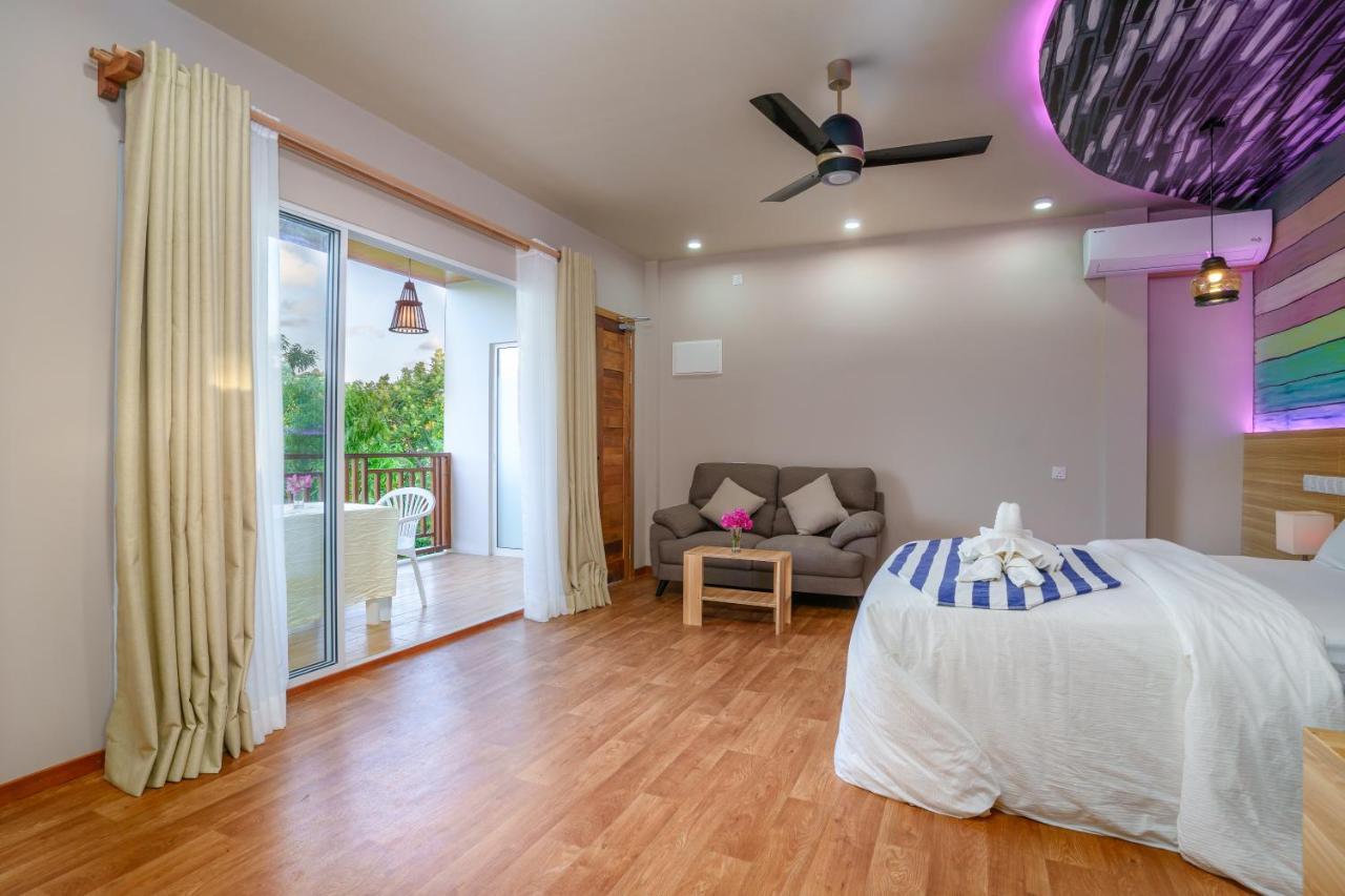 Ukulhas Villa Beach Hotel ภายนอก รูปภาพ
