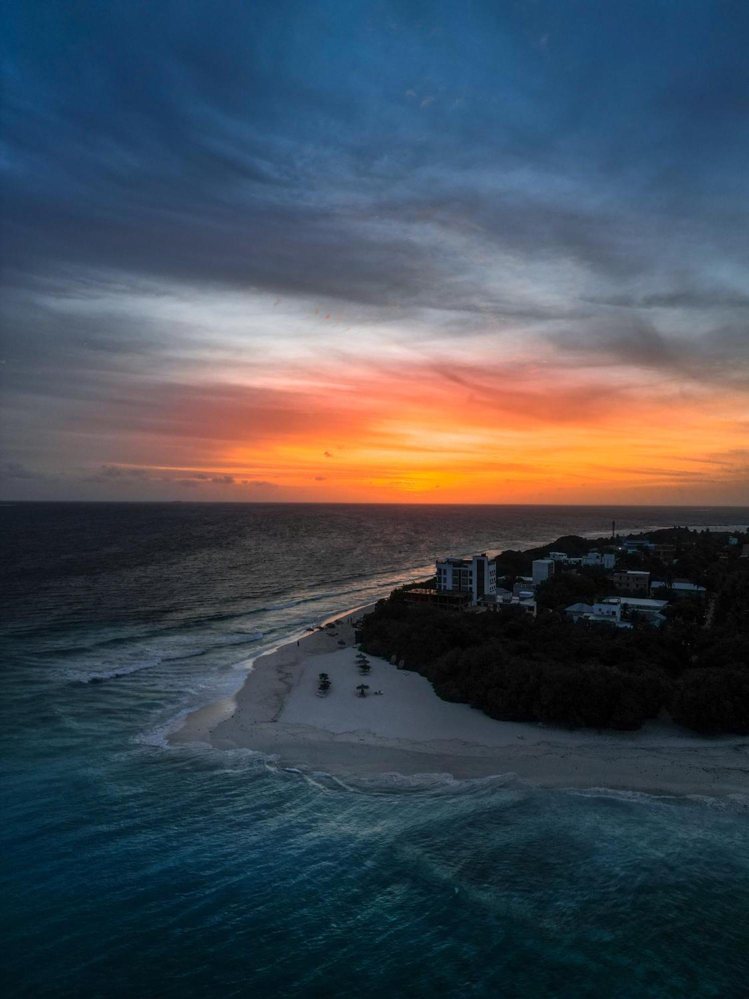 Ukulhas Villa Beach Hotel ภายนอก รูปภาพ