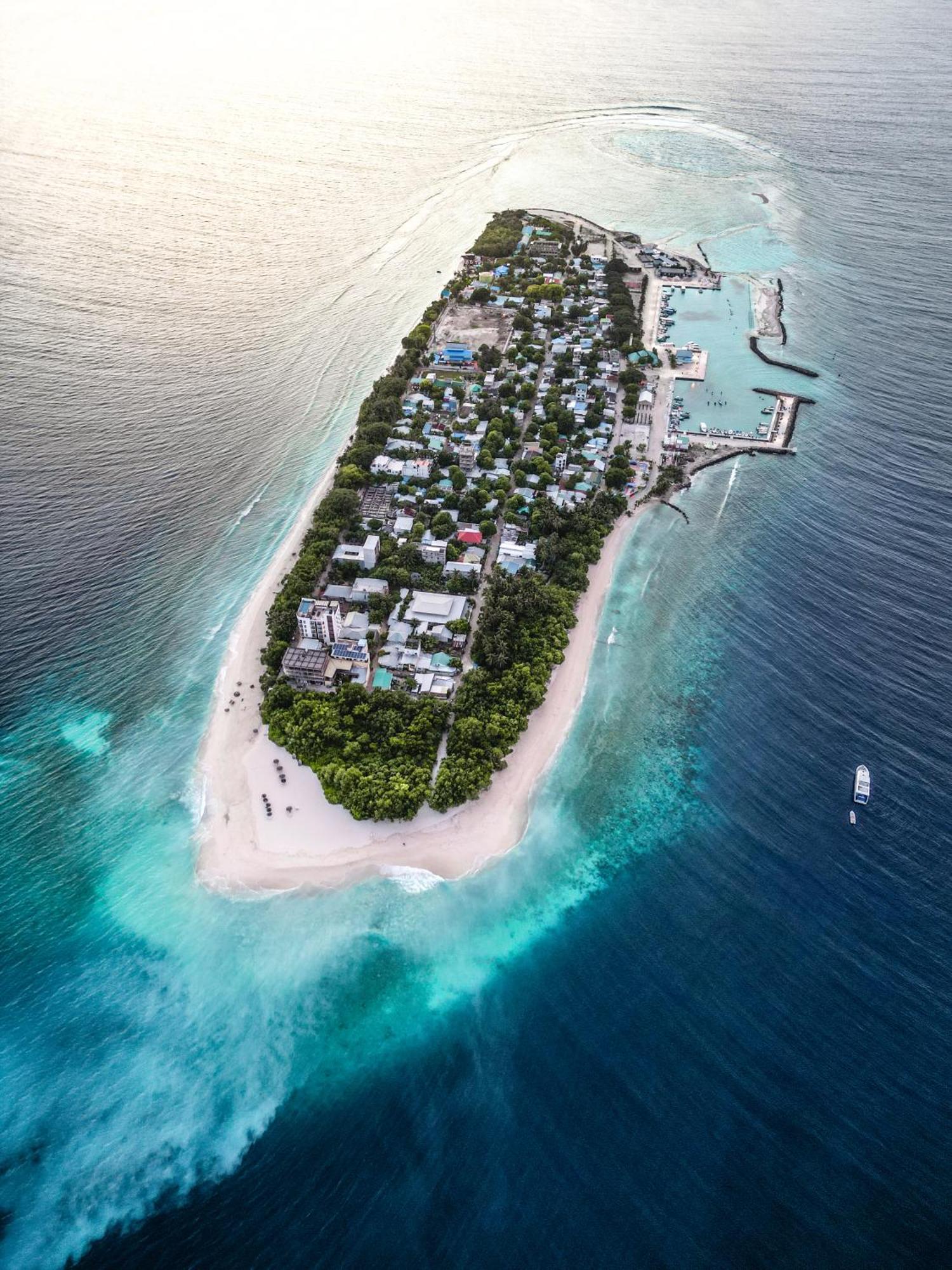 Ukulhas Villa Beach Hotel ภายนอก รูปภาพ