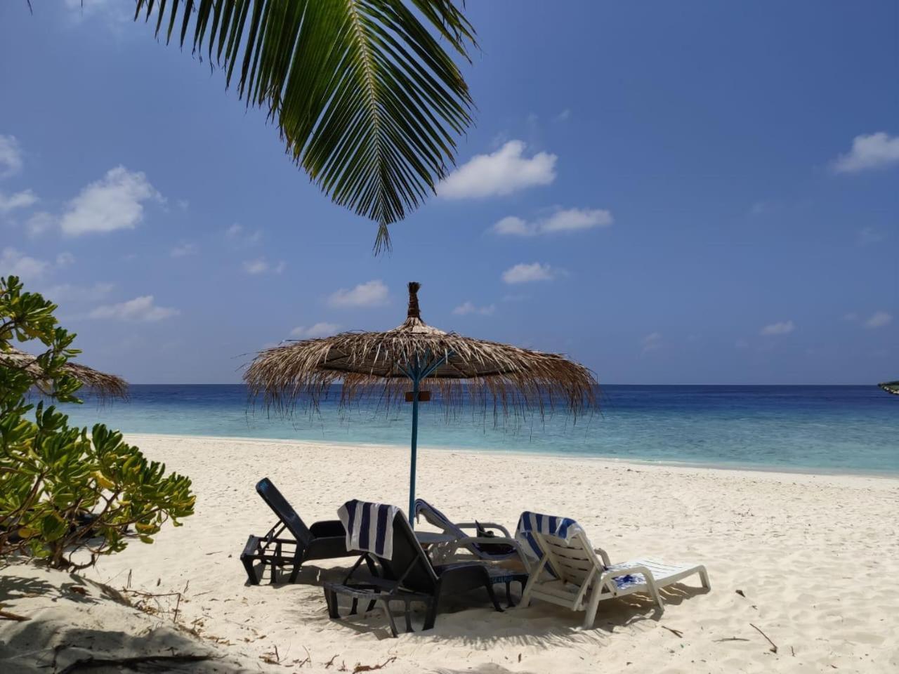 Ukulhas Villa Beach Hotel ภายนอก รูปภาพ